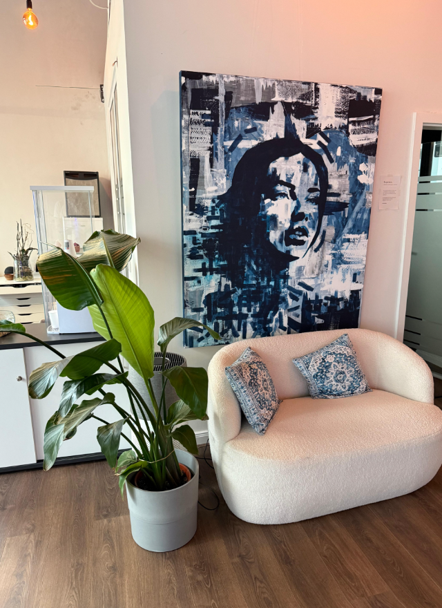 Wartebereich mit Sofa